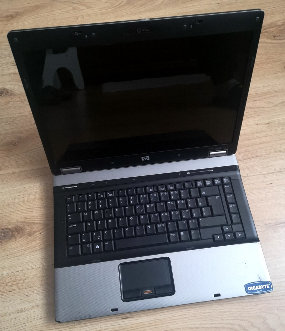 Predám Retro notebook HP 6730b - 3