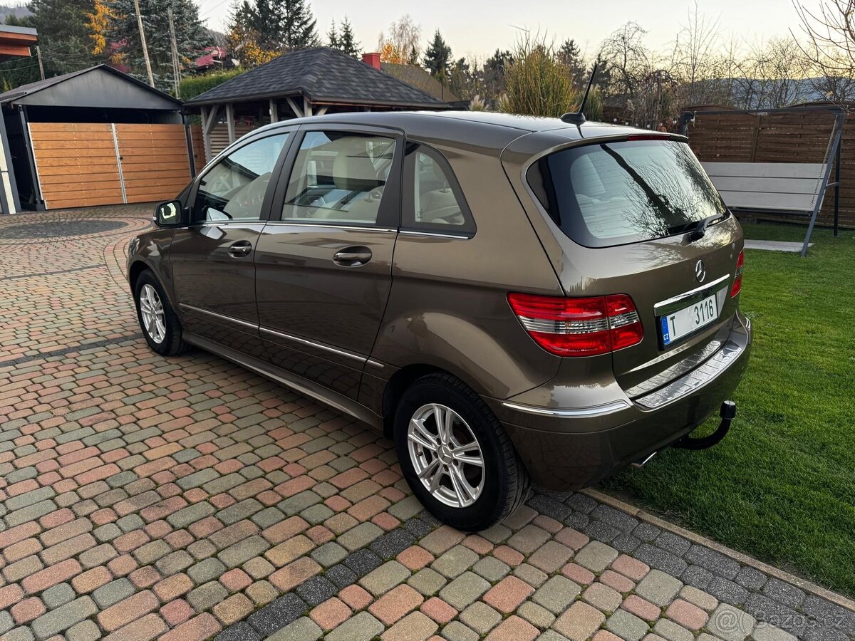 MERCEDES-BENZ B180 1.7i 85kw rok 2011 - 3