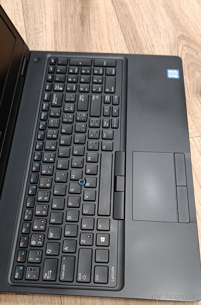 Dell 5580/15,6“/I5 7300U/SSD NVMe 256GB/RAM16GB/NOVÁ BAT. - 3