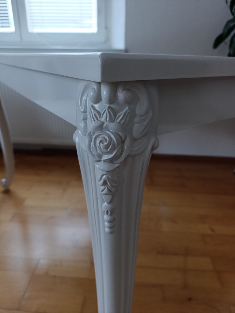 Bílý stůl - 3