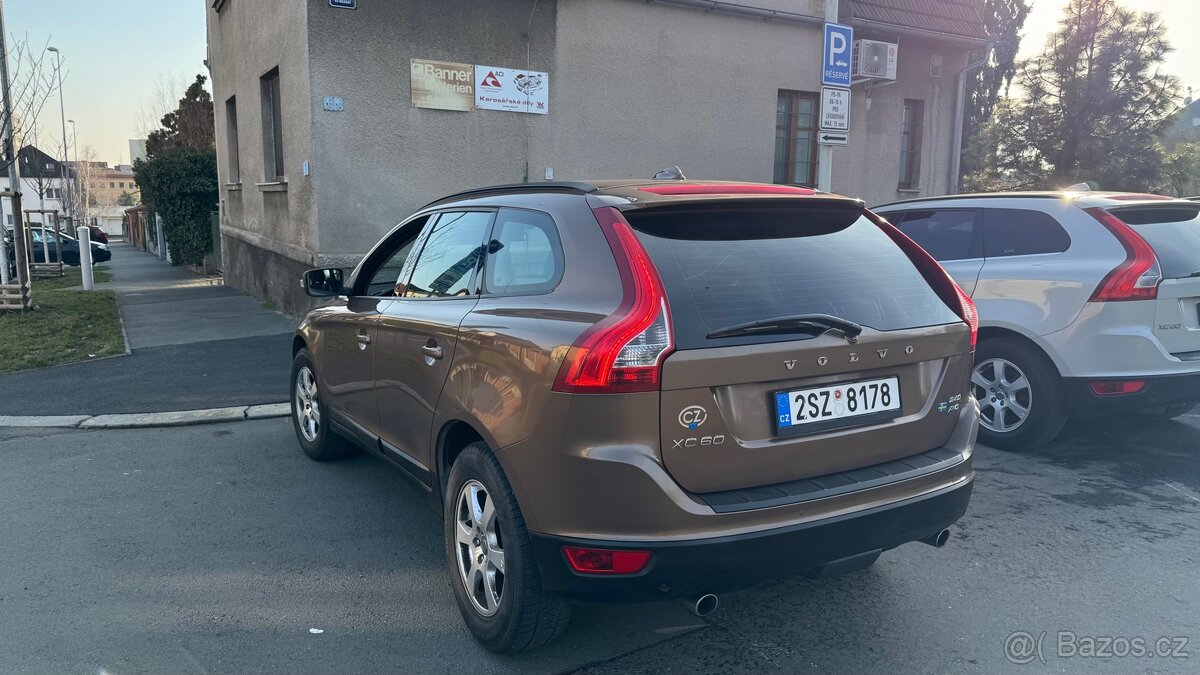 VOLVO XC 60 r. 2009 - 3