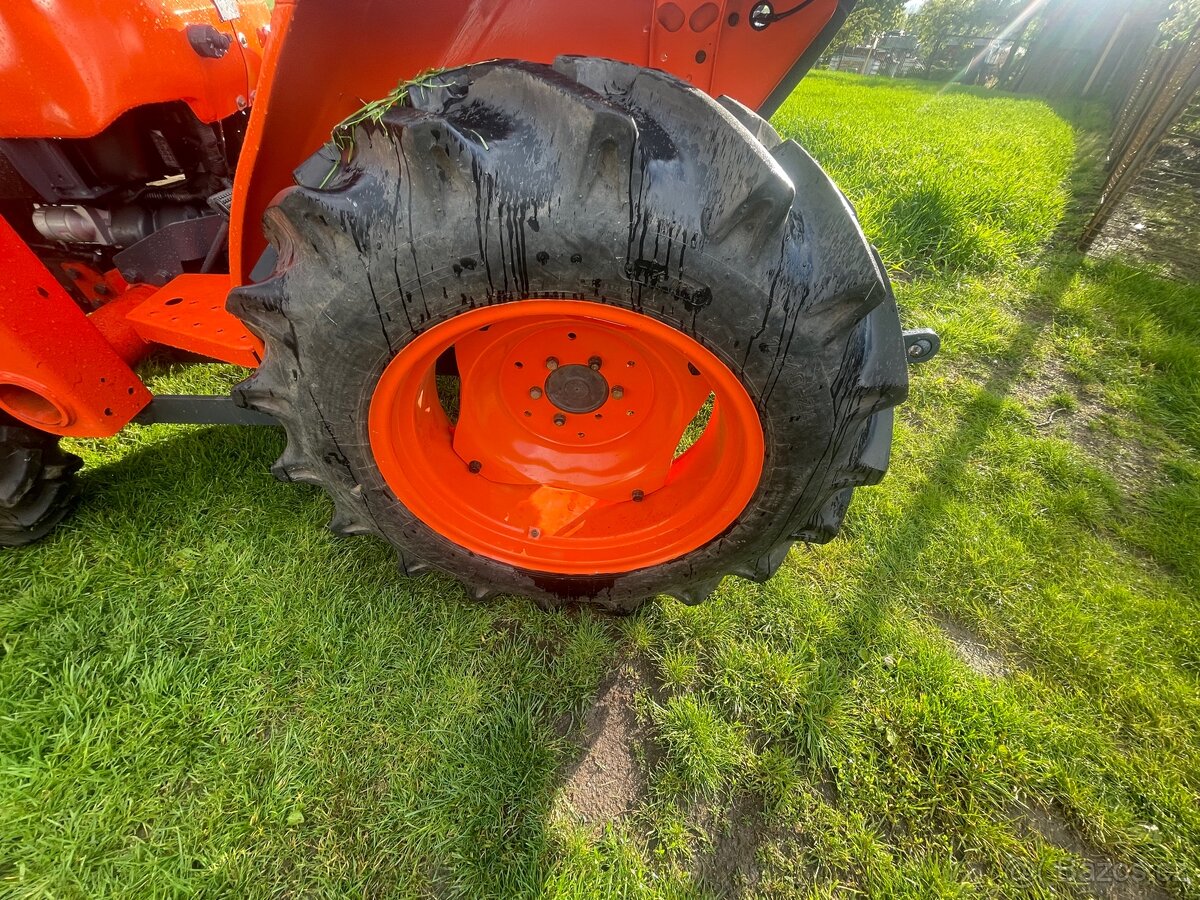 Kubota L 3200 - 3