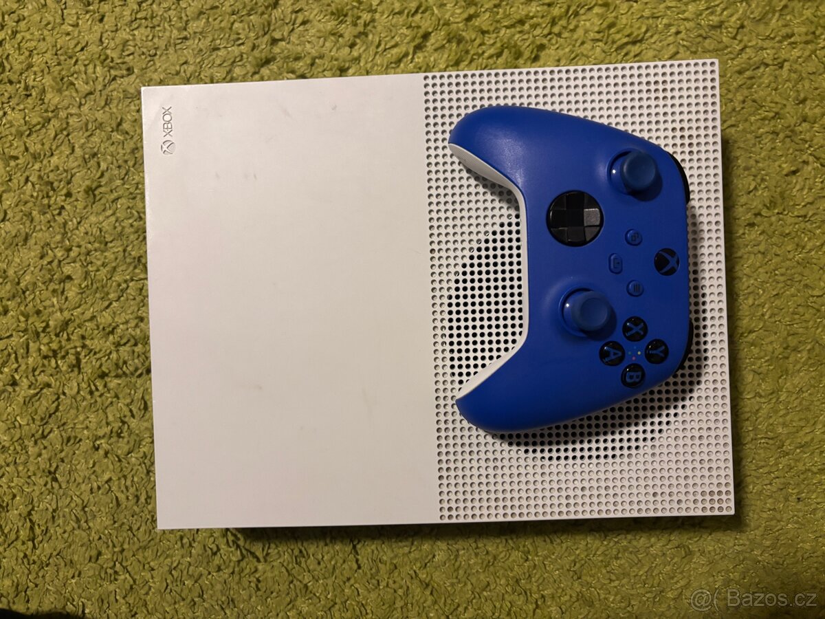 Xbox one S s ovladačem a kabely - 3