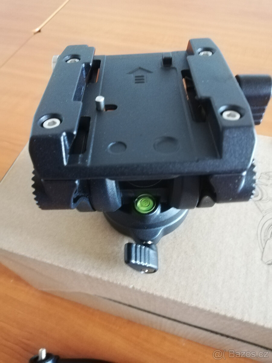 Fluidní videohlava Cayer H4 na stativ - 3