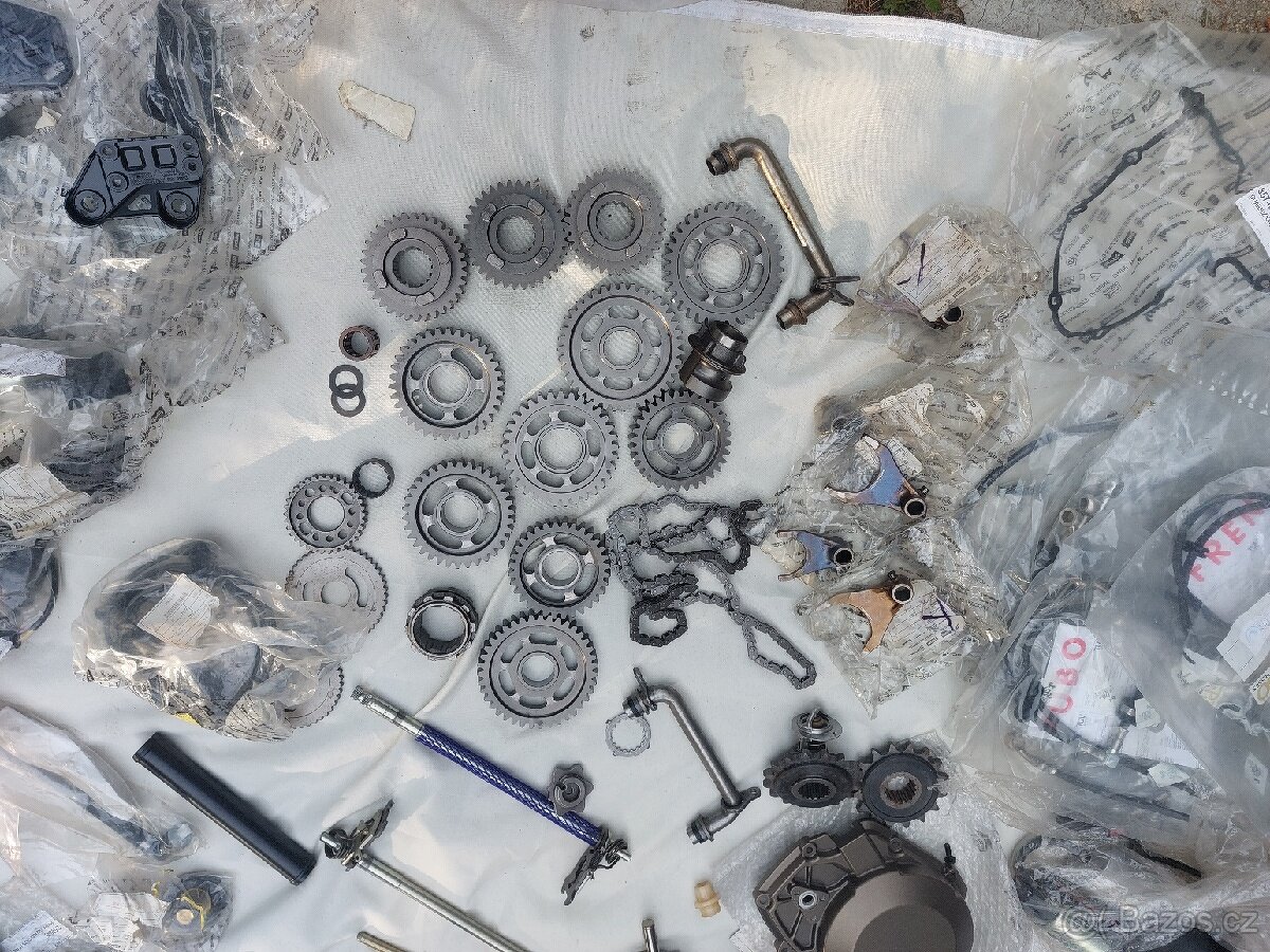 Aprilia RSV4 2010 - 3