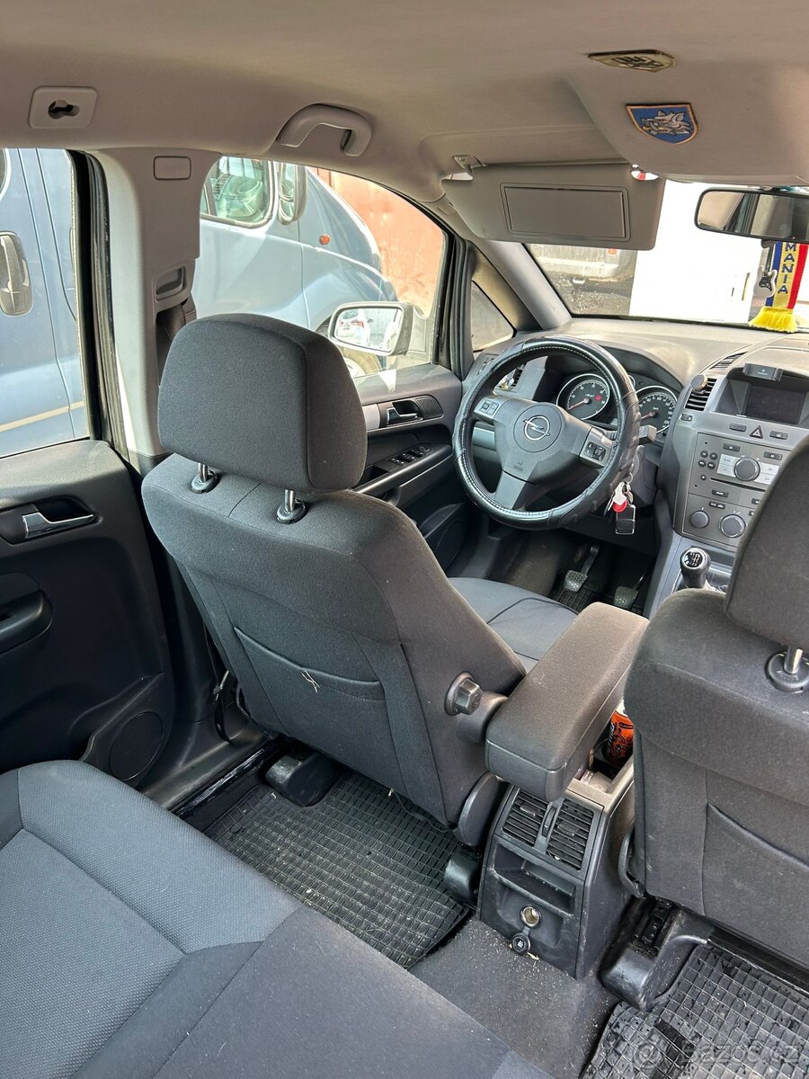 Prodám Opel Zafira 1.9 cdti - 3