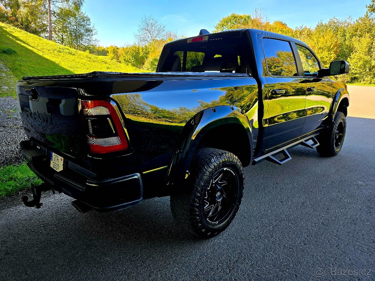Dodge Ram 1500 4X4 REBEL, LPG, DPH, LIFT 6 INCH