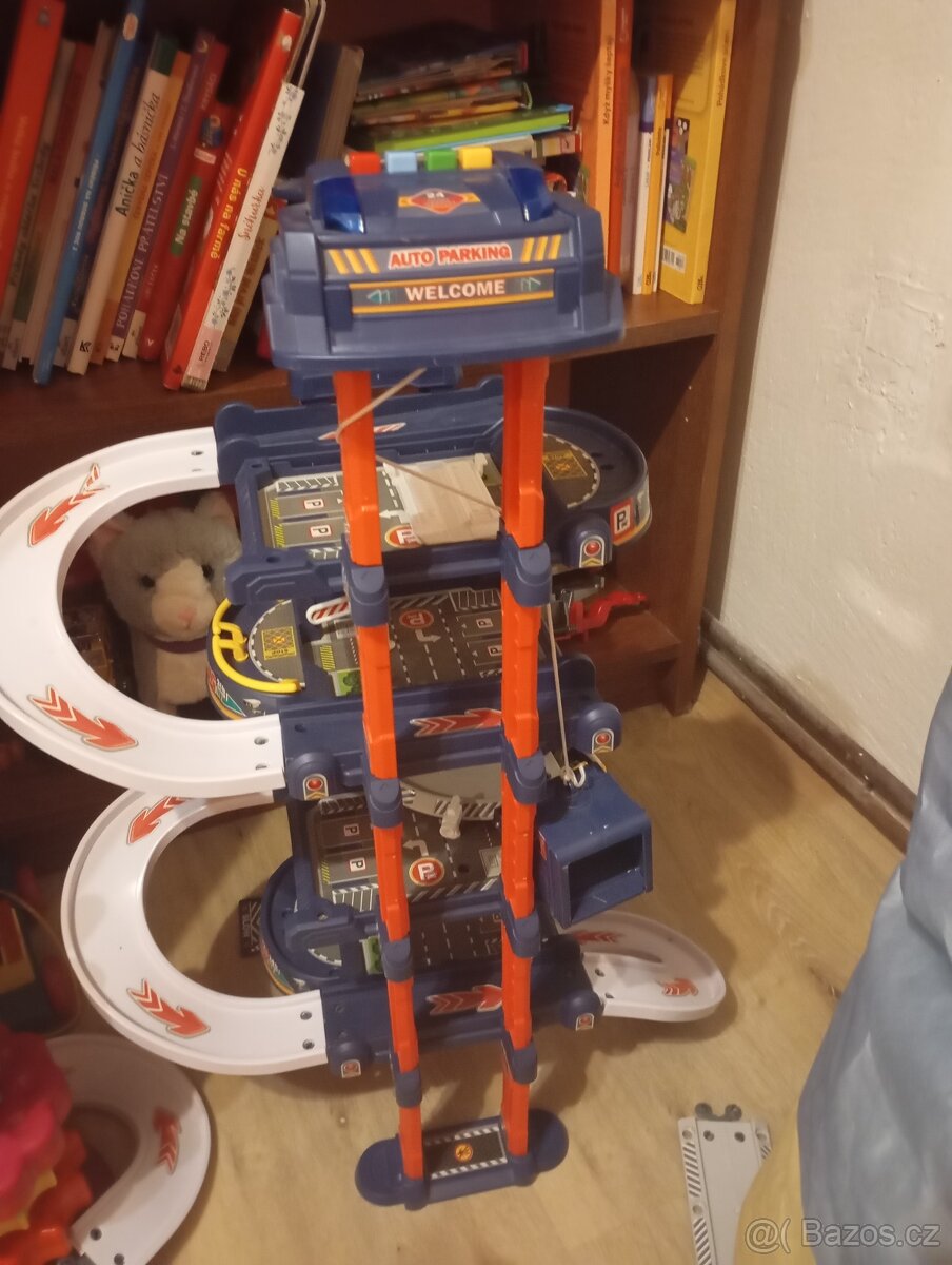 Hot wheels a automobilová garáž - 3