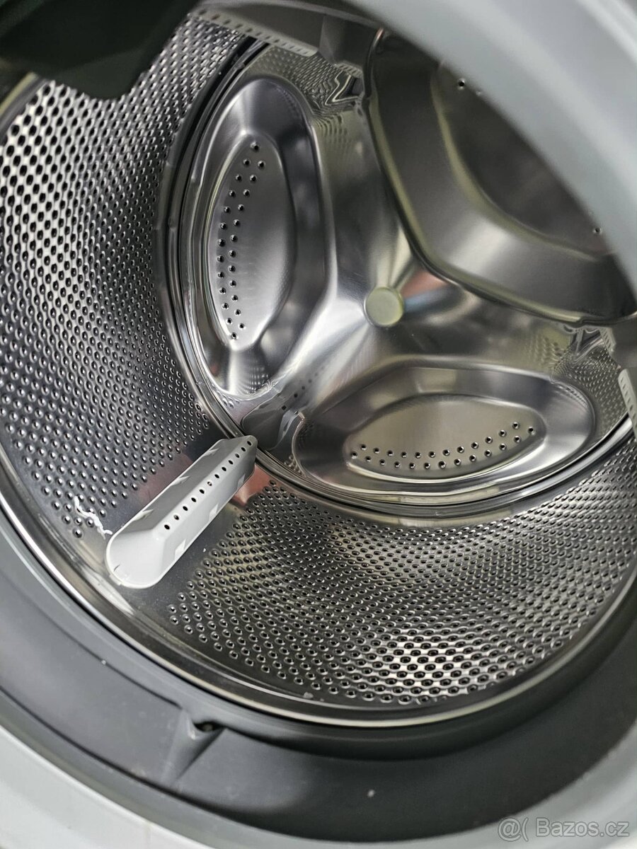 Parní invertorová pračka Whirlpool 8kg - 2 letá - 3