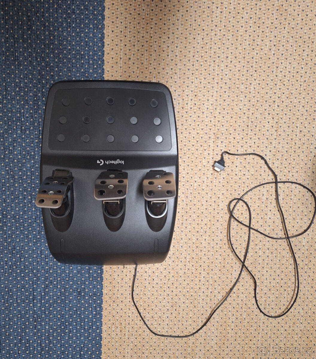 Logitech G29 + řadící páka - 3