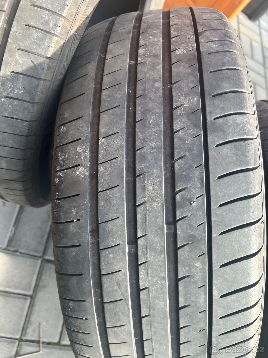 Nexen 235/55 R 18 - 3