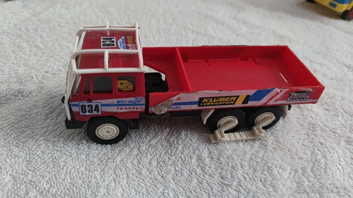 Stará retro autíčka, doplňky - 3