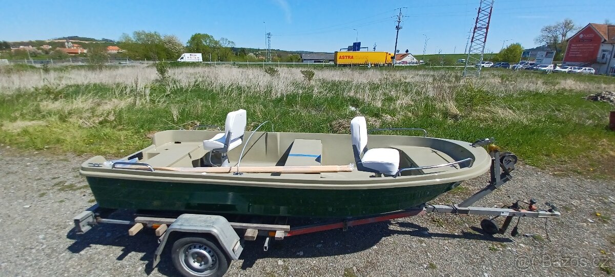 Přívlačový, rybářský člun Nikol 400 - 3