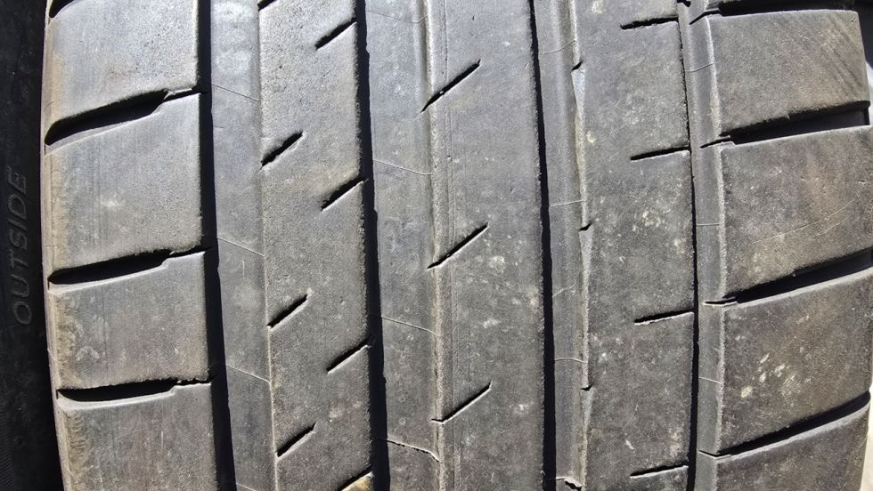 Letní pneu 235/45/18 Michelin - 3