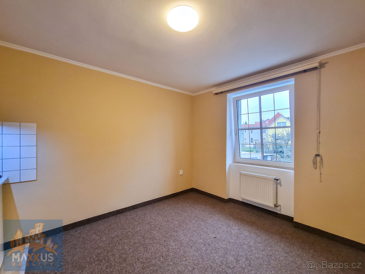 Dlouhodobý pronájem bytu 1+kk (22,5 m2) s parkovacím stáním, - 3