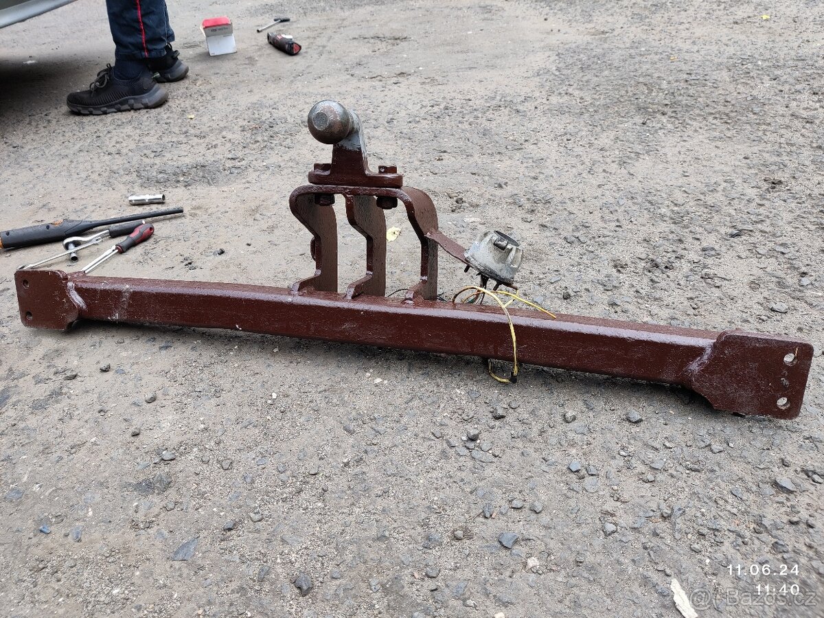 Tažné zařízení Mercedes 210 - 3