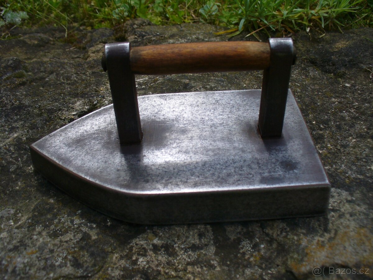 Staré žehličky - 3