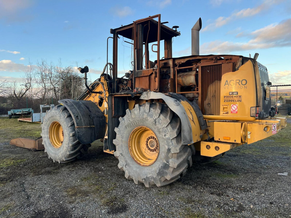 Čelní nakladač CATERPILLAR 930H, ROK 2011 - 3