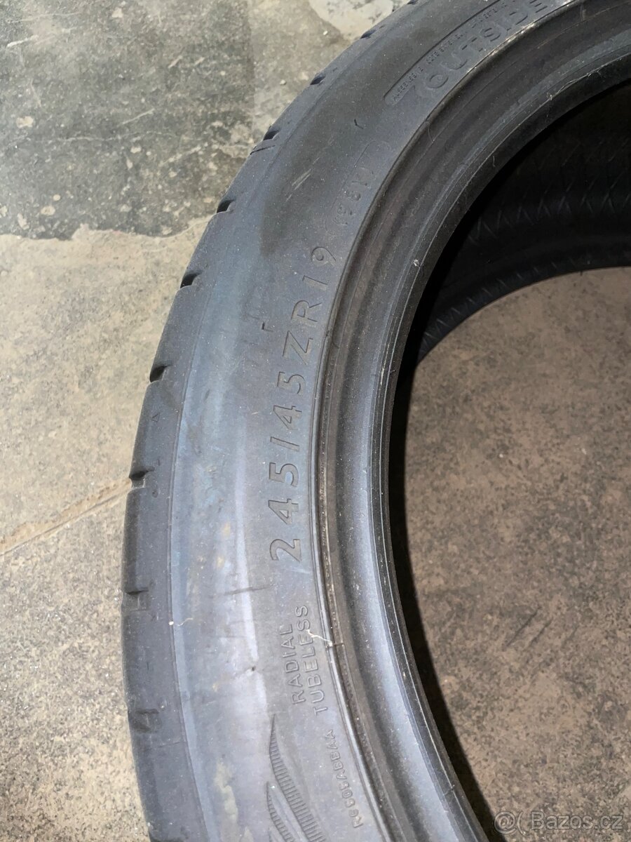 Dunlop sportmaxx rt 245/45 r 19 - 3