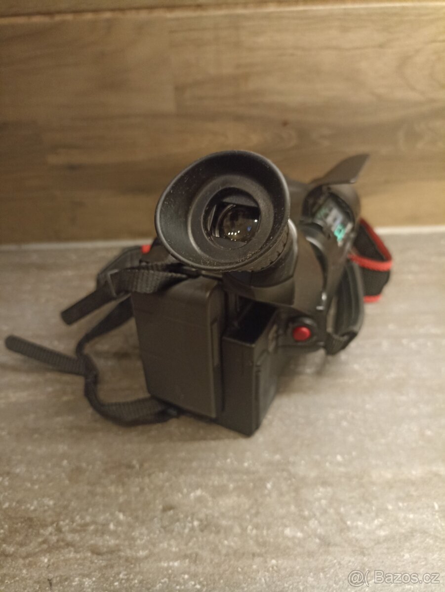 Retro JVC GR-AX270 videokamera - 3