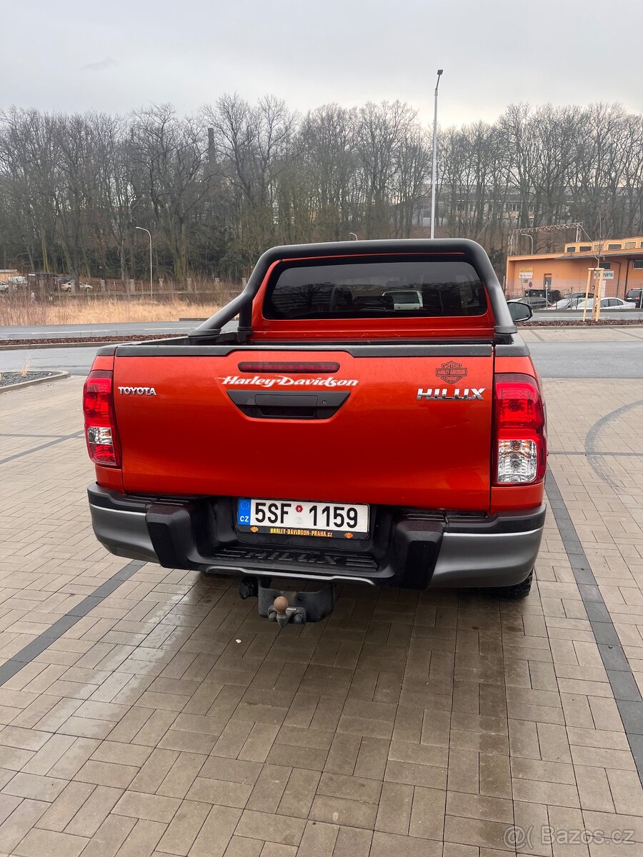 Hilux 2,4D automat