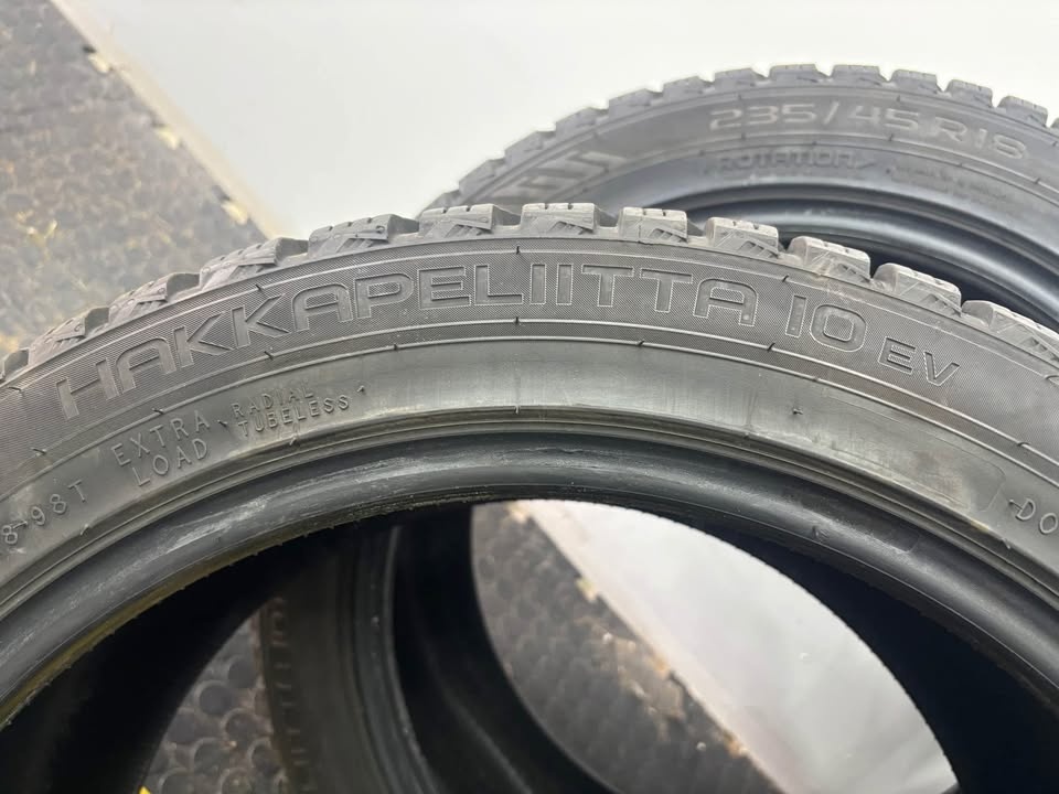 NOKIAN TYRES HKPL 10 HROT EV 235/45 R18 98T - 3