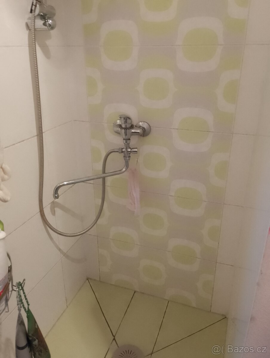 Pronájem / bez realitky/bytu 2+1 a šatník a balkon a .65 m2 - 3