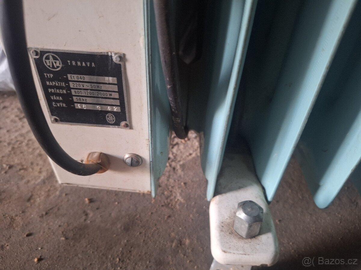 Prodám starší olejový radiátor - 3