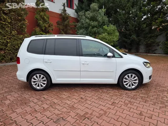 Touran 2.0TDI 103kW Highline DSG,7.míst,xenon,tažné,Webasto - 3
