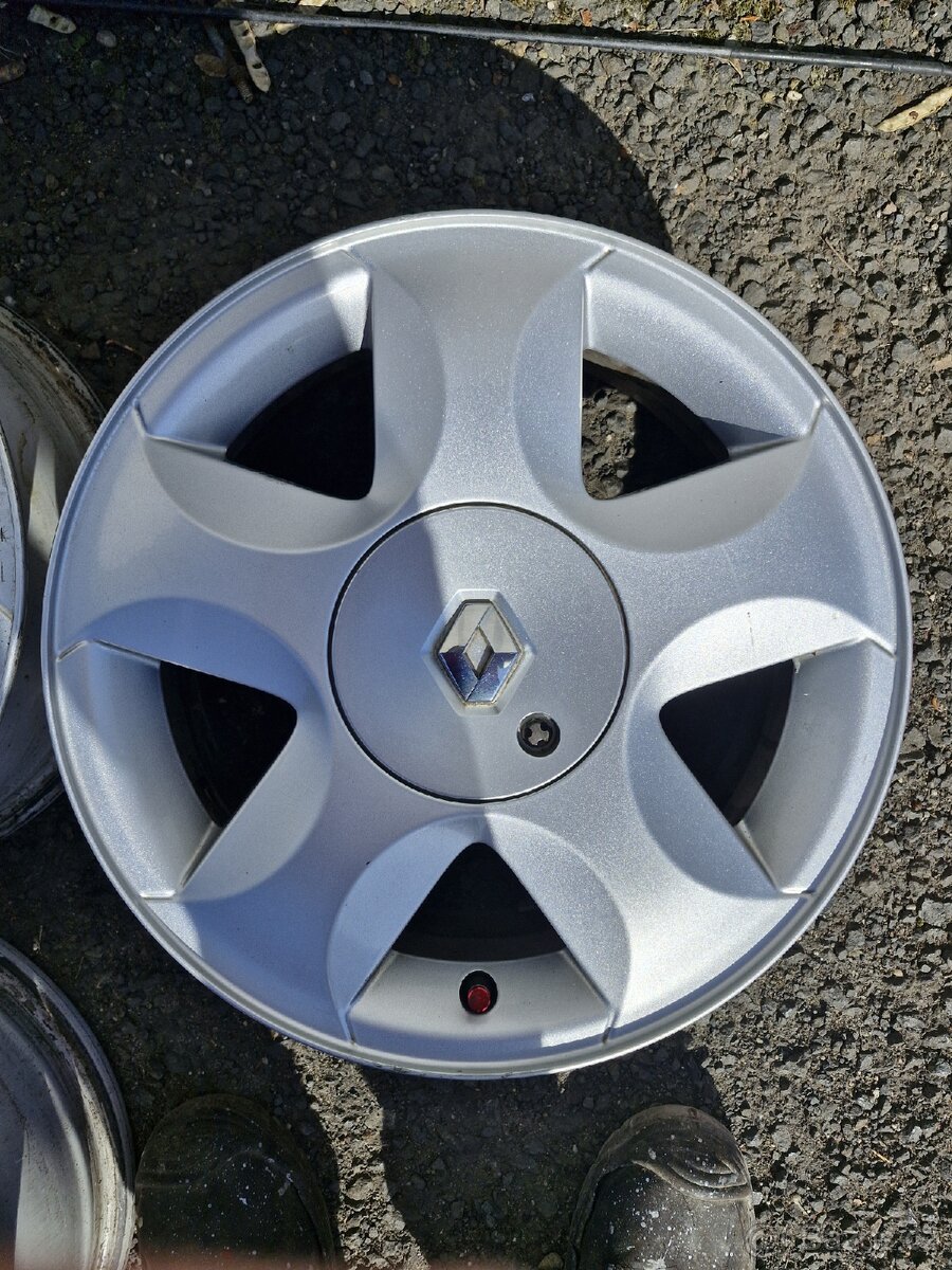 Renault lité kola 6J x 15R - 3
