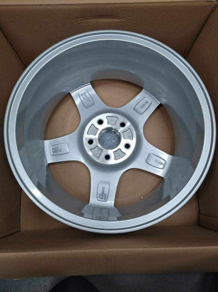 17" alu originál HONDA. - 3