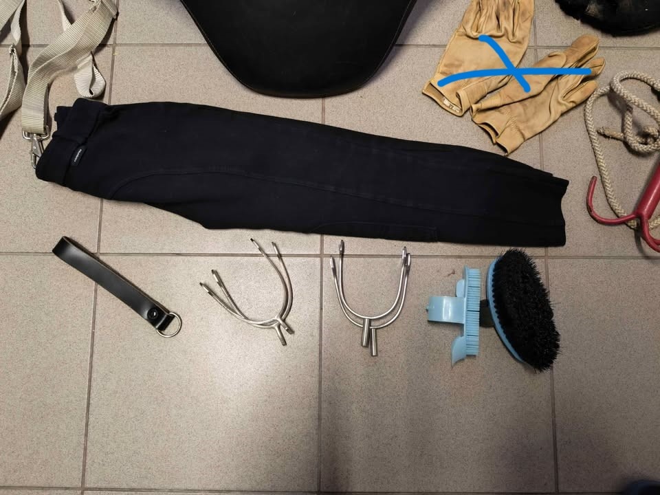 VŠE MUSÍ PRYČ - 3