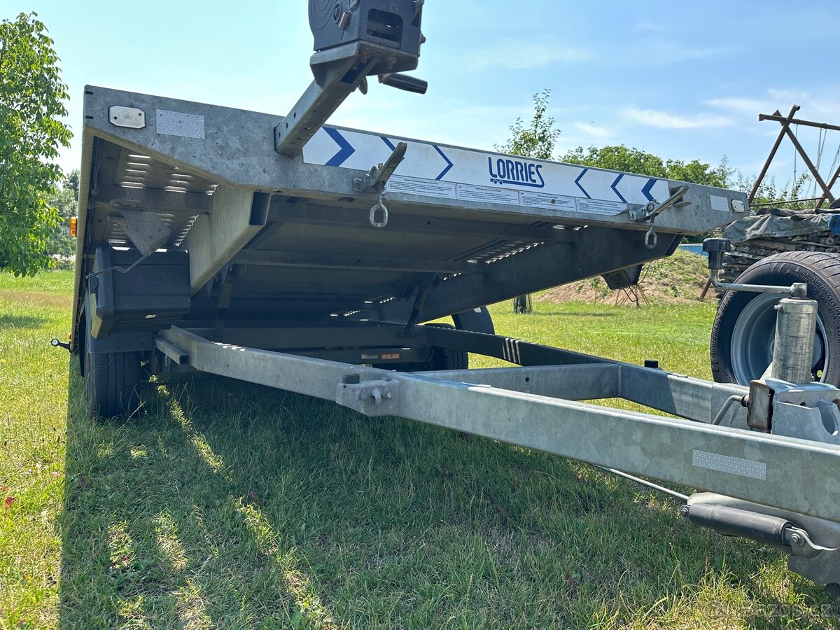 Sklopný autopřepravník Lorries