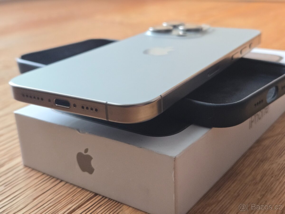 iPhone 15 Pro Max, pěkný stav - 3