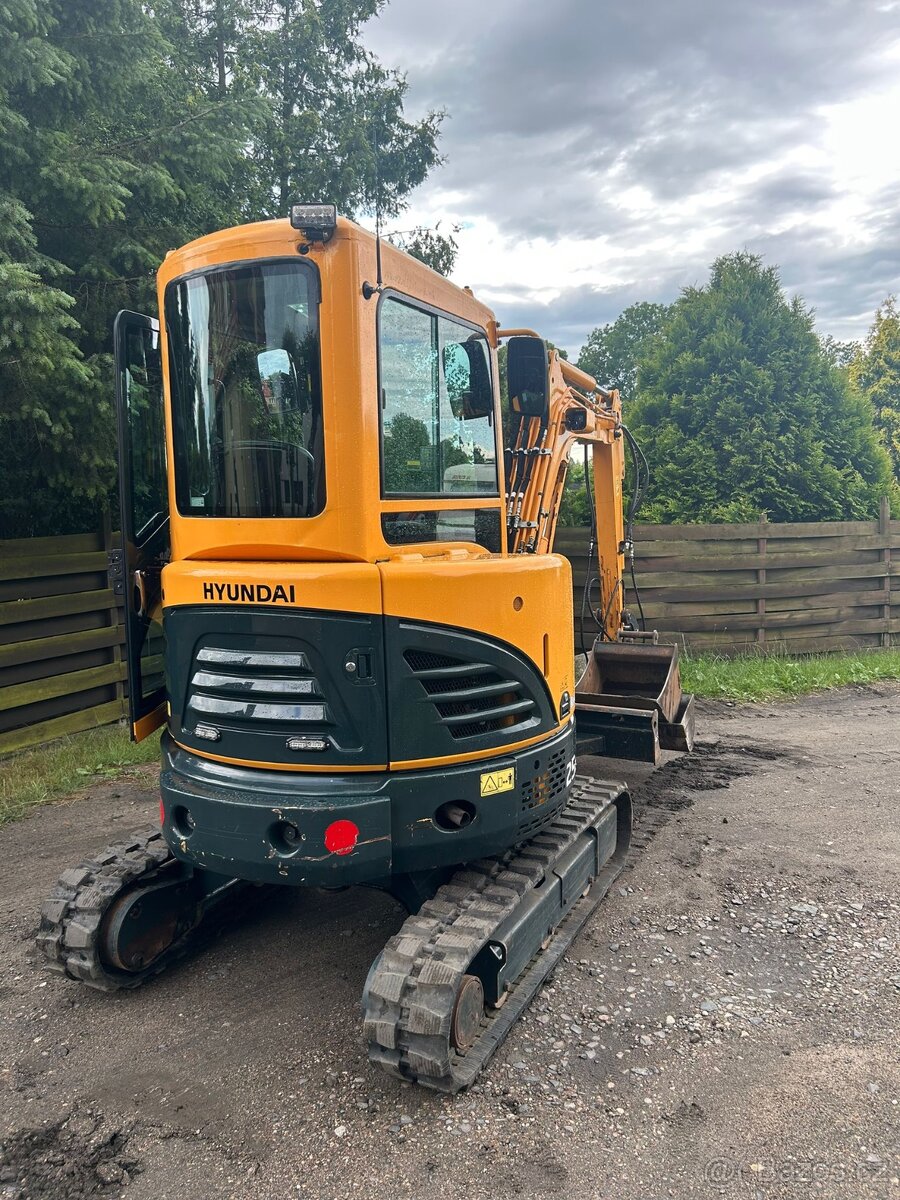 Hyundai 25-9Zak Minibagr 2.8T + 3x lžíce - 3