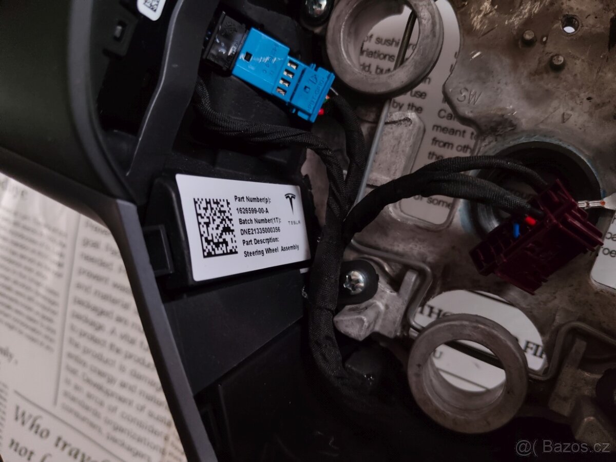 TESLA volant - krásný stav - jako nový - 3