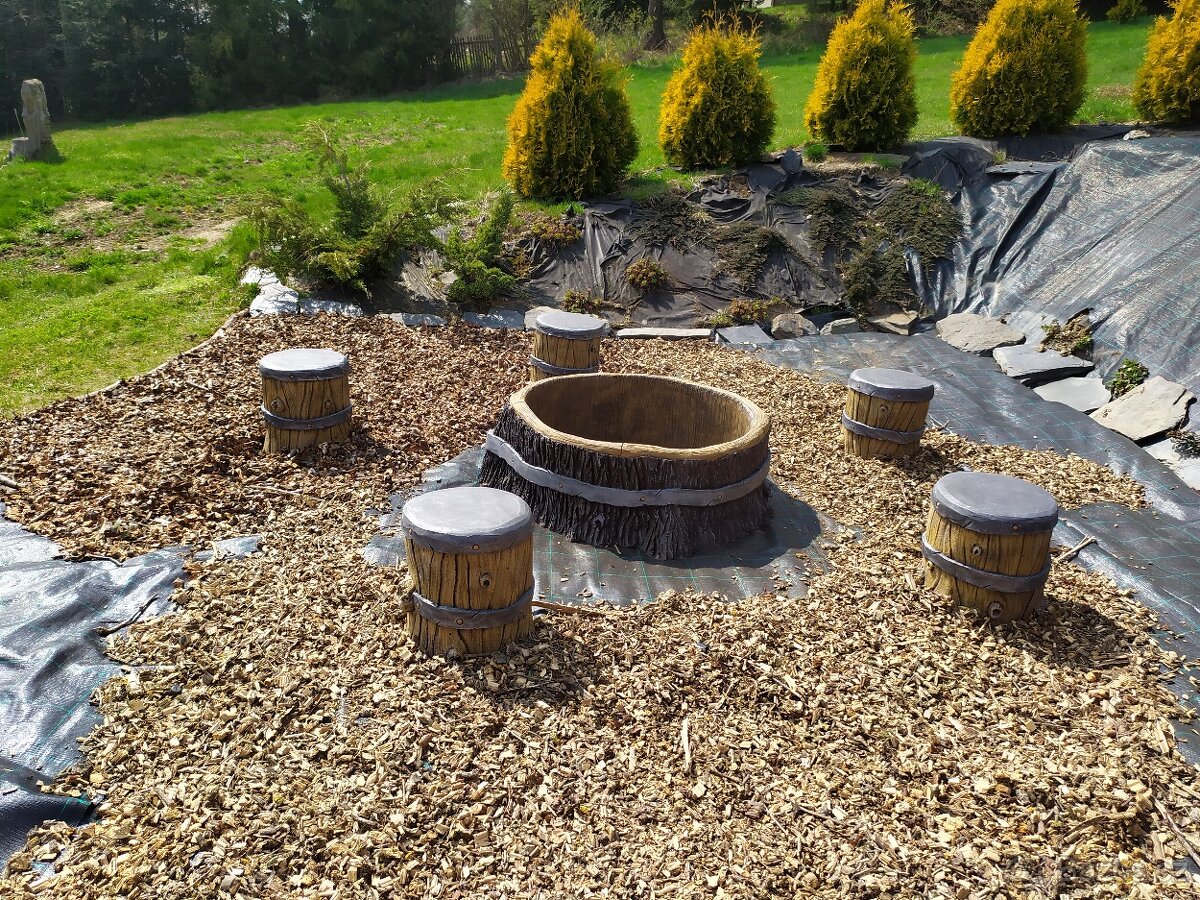 Betonové ohniště s posezením - 3