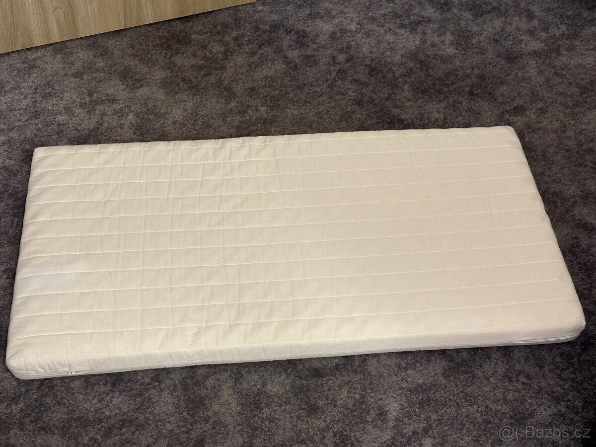 Dětská dřevěná postýlka včetně matrace - 3