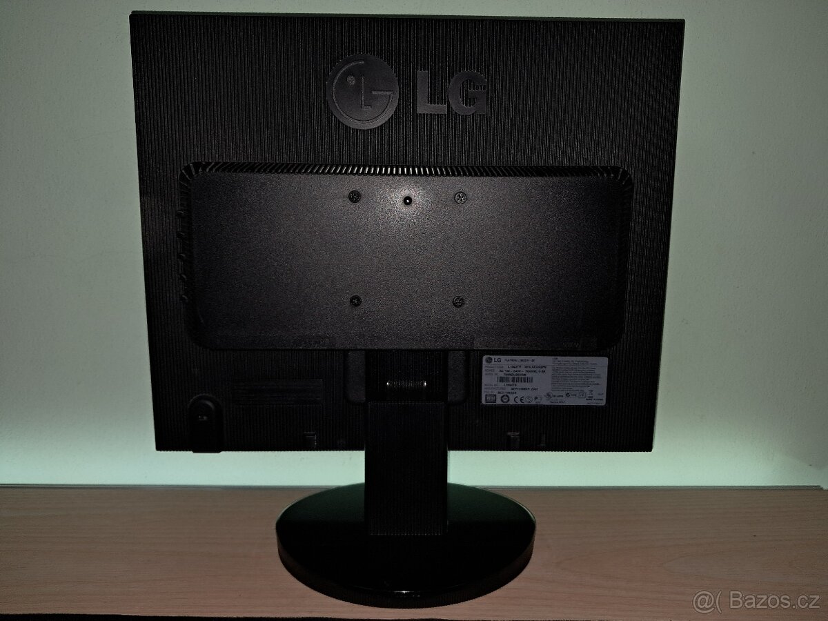 Monitor LG Flatron L1935TR+Repráky Genius SP-E350 - 3
