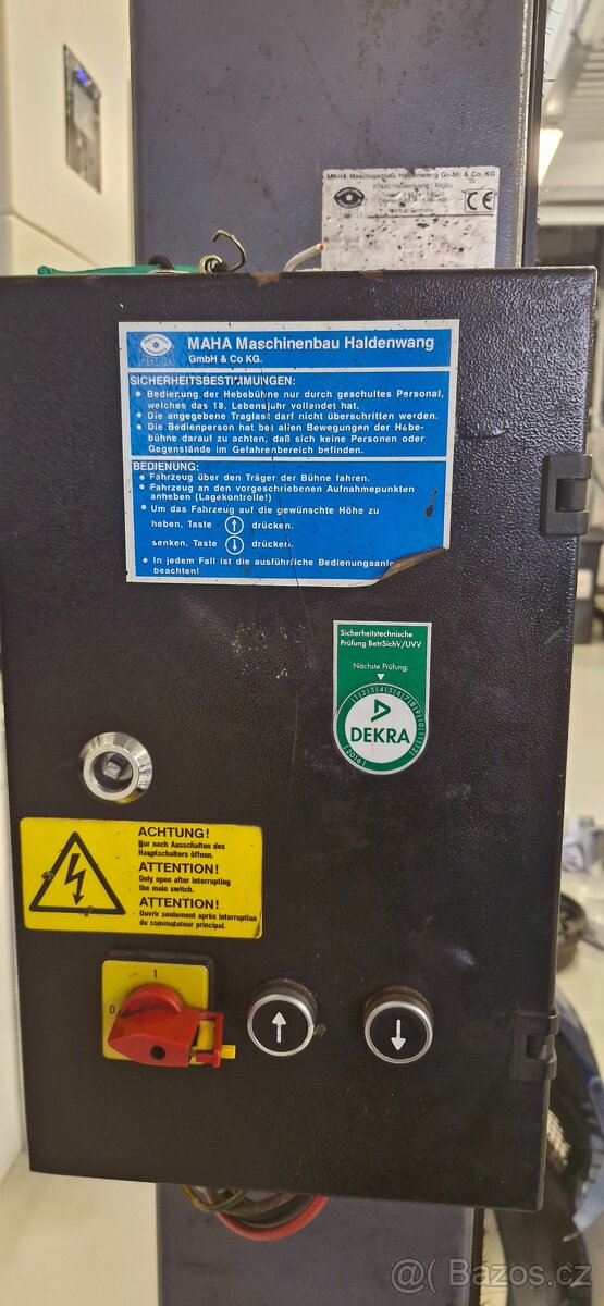 Dvousloupový šroubový zvedák/hever MAHA - 3