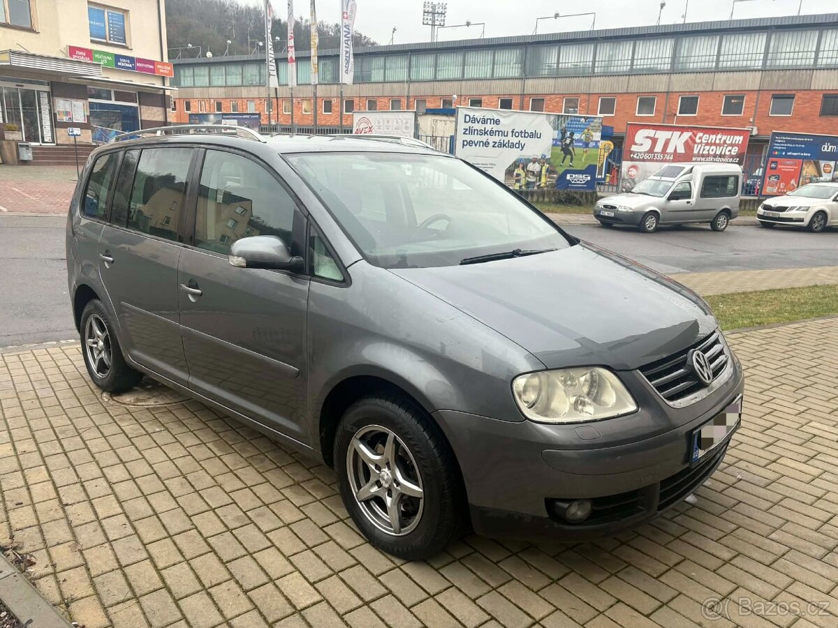 Volkswagen Touran - 3
