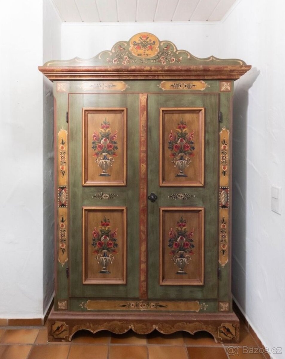 2x skříň + truhla Voglauer - 3