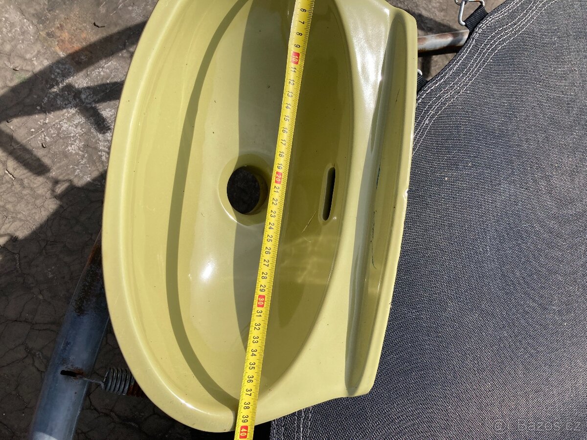 umyvadlo a splachovač - 3