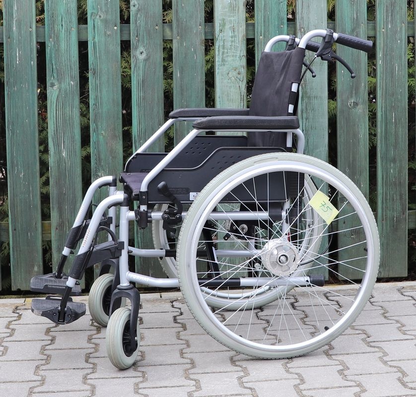 075-Mechanický invalidní vozík Meyra. - 3