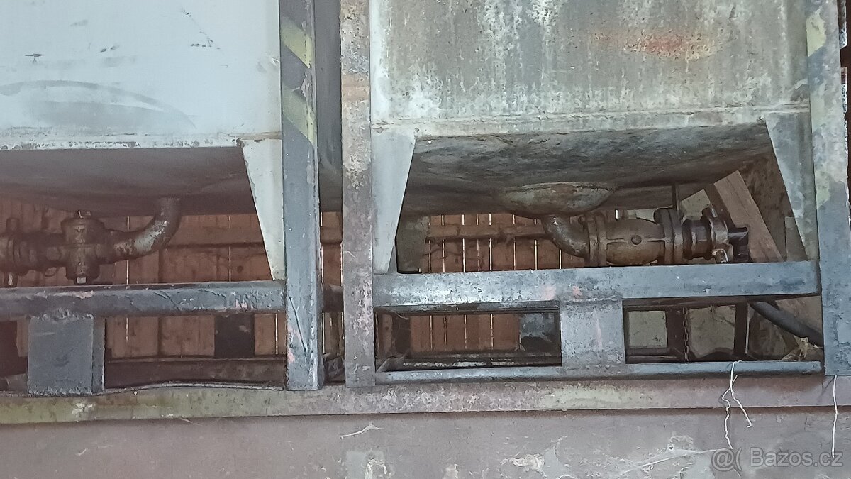 Nádrže na naftu - 3