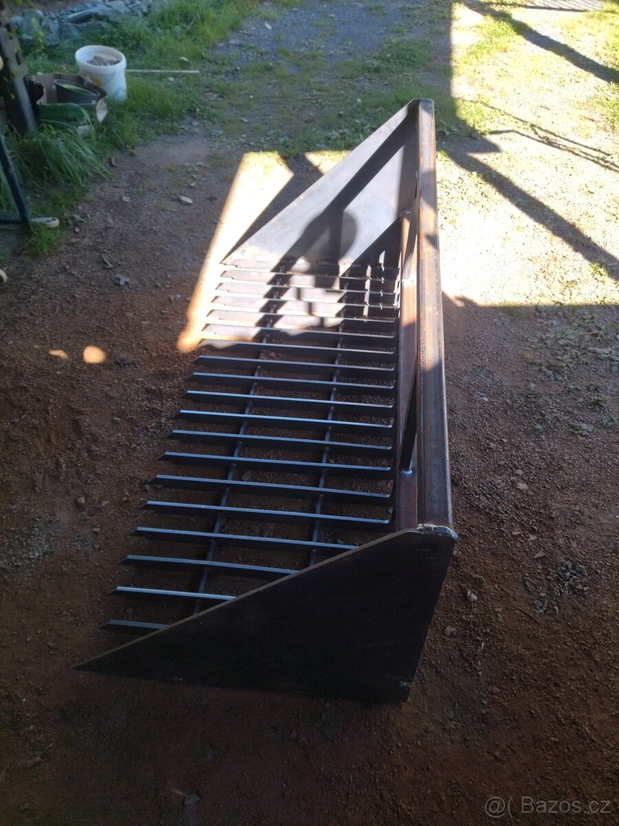 Prosívací,třídící lžíce na nakladač - 3