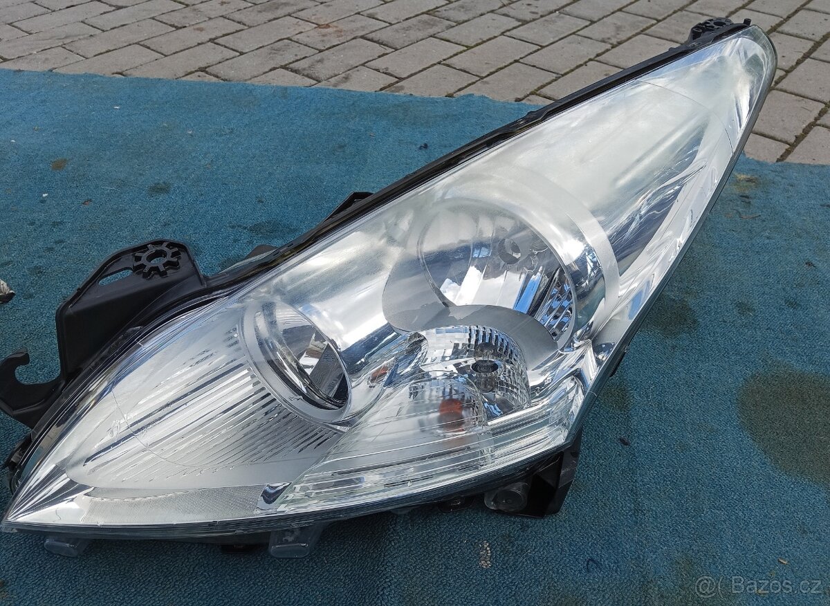 Světlo Peugeot 5008 - 3