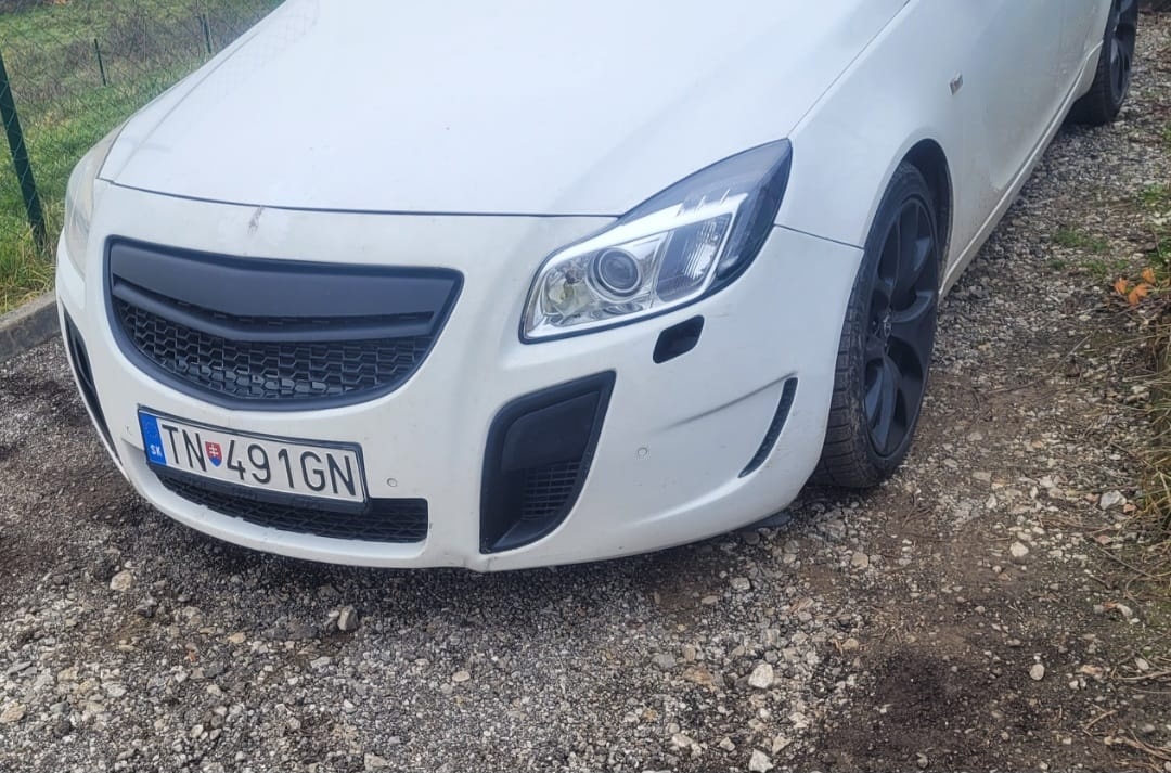 Prodám predný nárazník Opel Insignia OPC kompletný - 3