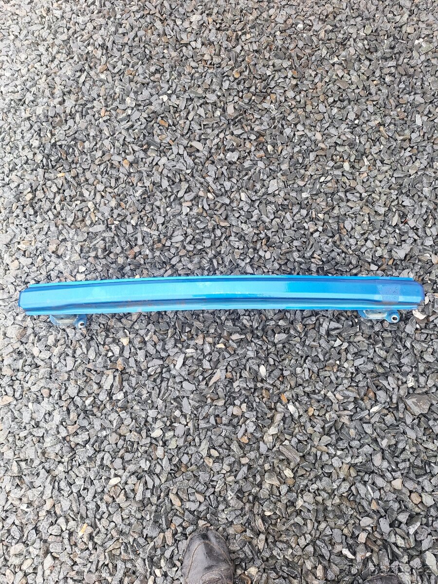 Výstuha zadního nárazníku fabia 2 - 3