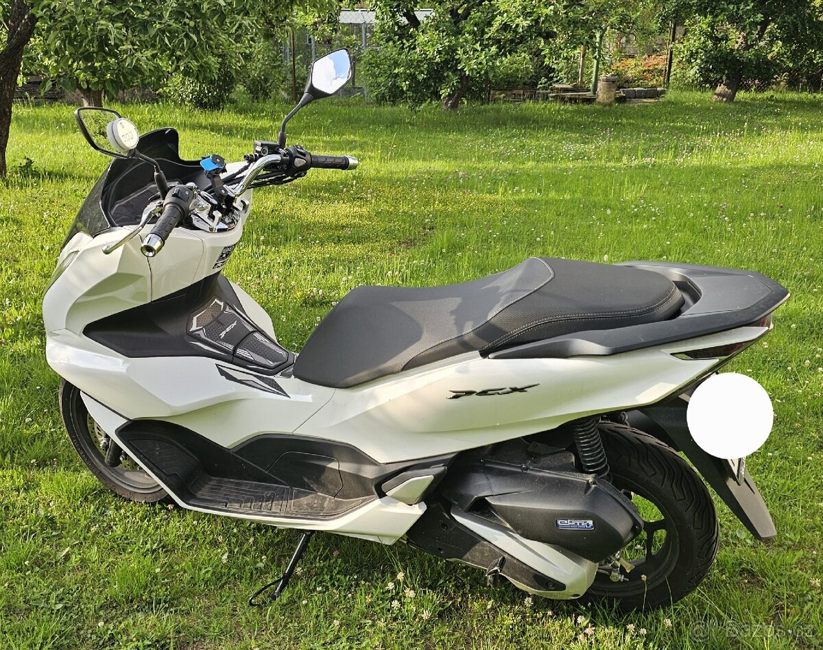 Prodám Honda PCX 2024 Pearl Jasmine White - 3